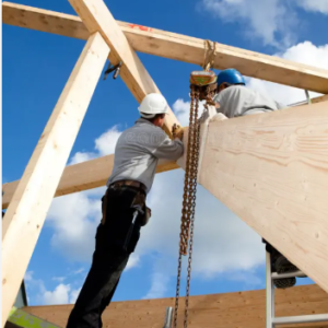 Construction builder on site in Manchester – Reliable builder Greater Manchester - Construction carpenter on site in Manchester – Reliable builder Greater Manchester